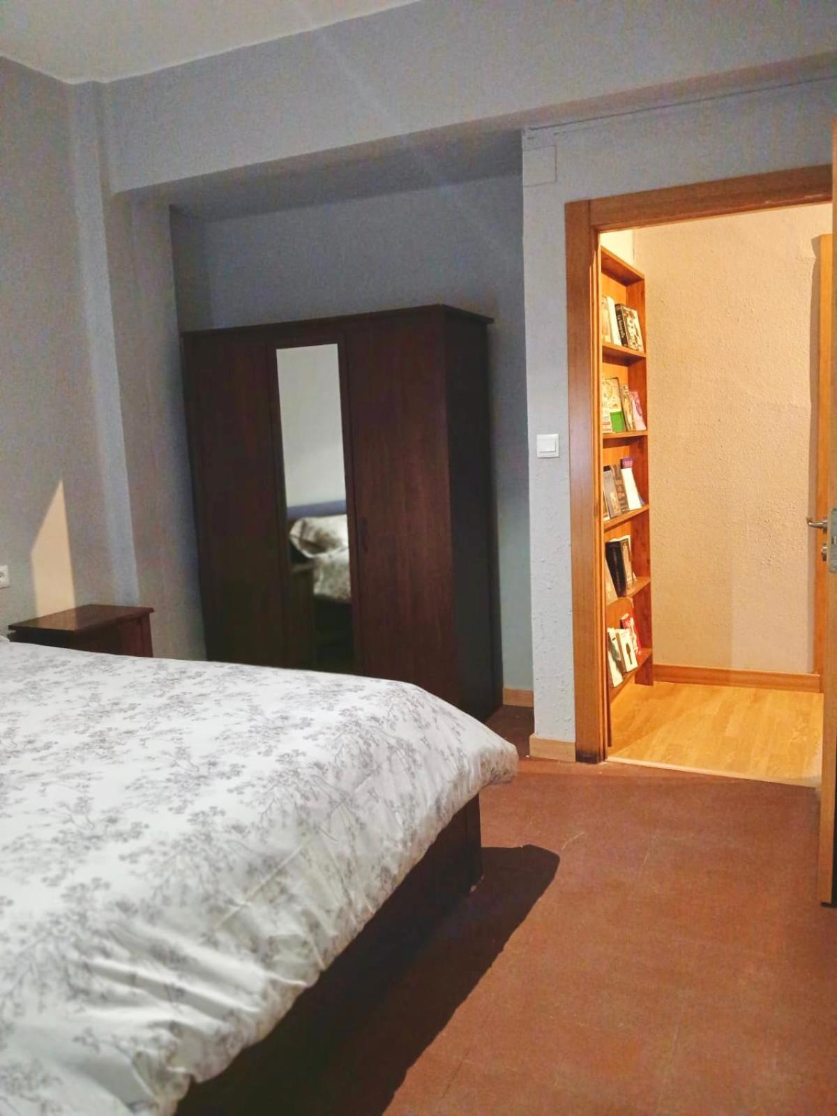 Segundo Antolin Yellow Door Ponferrada Εξωτερικό φωτογραφία