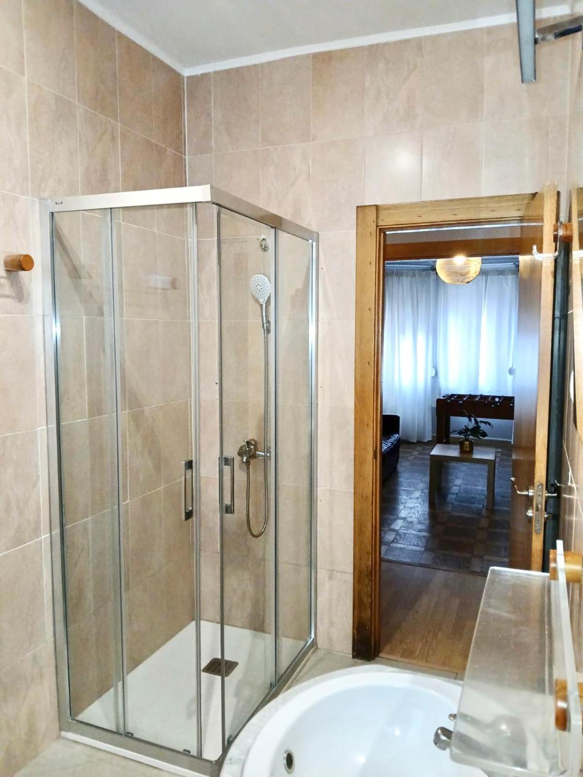 Segundo Antolin Yellow Door Ponferrada Εξωτερικό φωτογραφία