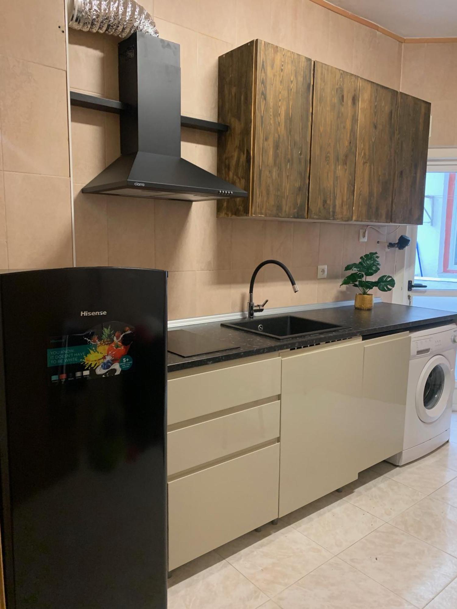 Segundo Antolin Yellow Door Ponferrada Εξωτερικό φωτογραφία