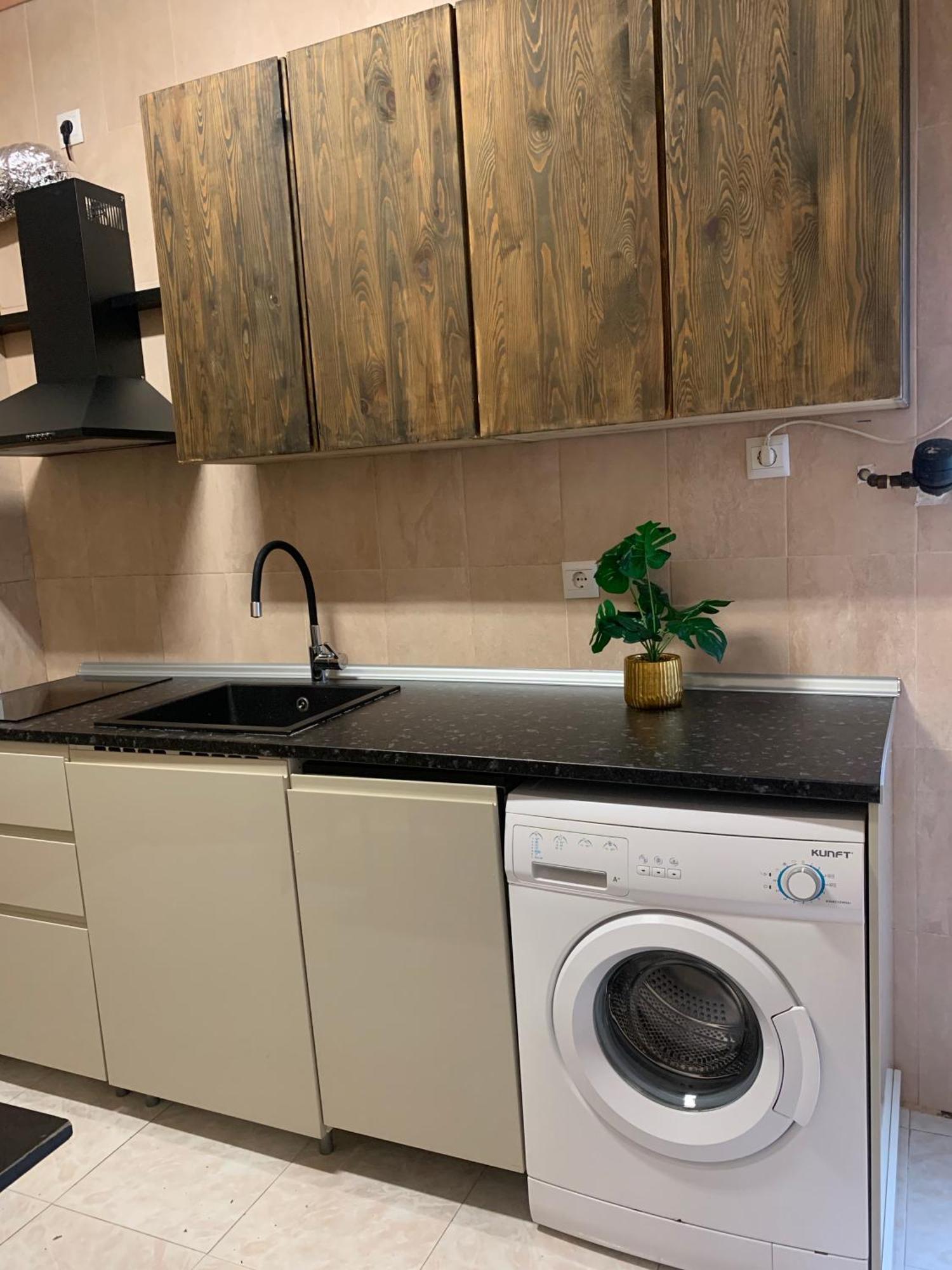 Segundo Antolin Yellow Door Ponferrada Εξωτερικό φωτογραφία